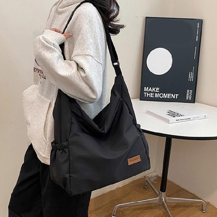 Spacious Nylon Shoulder Bag Comfortable & Stylish Messenger Bag Chic for Women