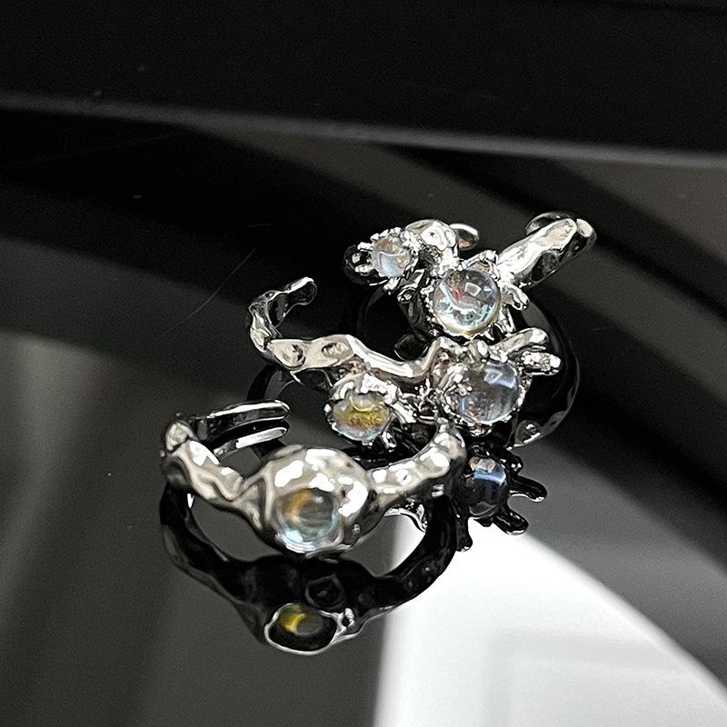 Měsíční kámen Niche Design Studený vítr Prsten Dámský Drahokam High-End Francouzský Nepravidelný plisovaný prsten