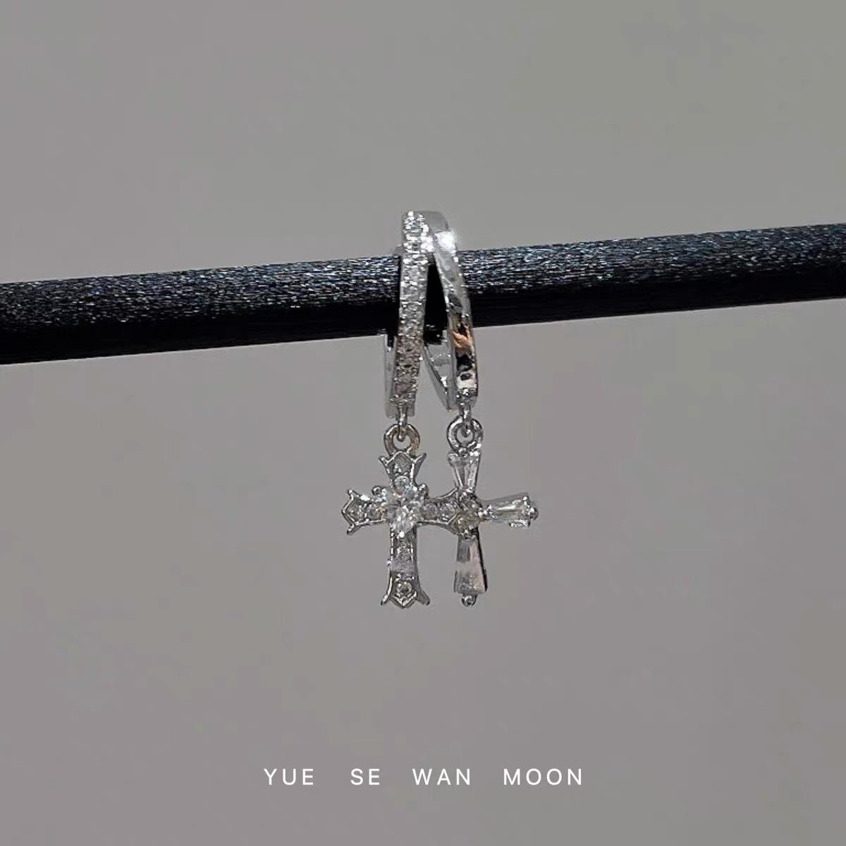 Fashionable Double Layer Rhinestone Cross Needle Earrings: Versatile Cartilage Ear Cuff with Sweet, Cool Style