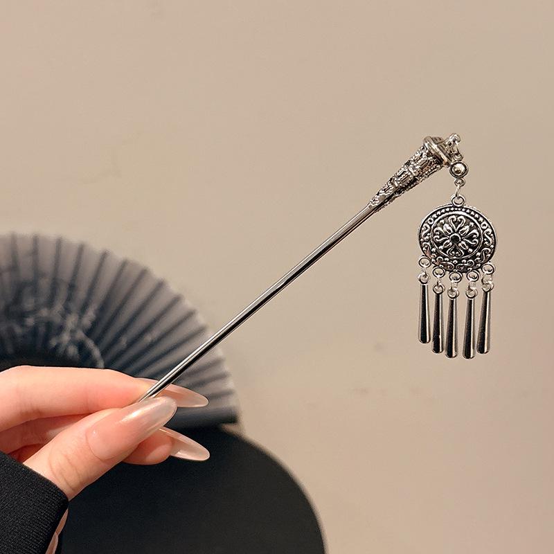 Ancient Chinese-Style Hanfu Hair Accessories: Elegant Updo Hairpins with Tassels for Women