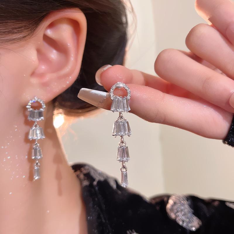 Zircon fringed earrings femininity long round face thin stud earrings Korean version of celebrity earrings