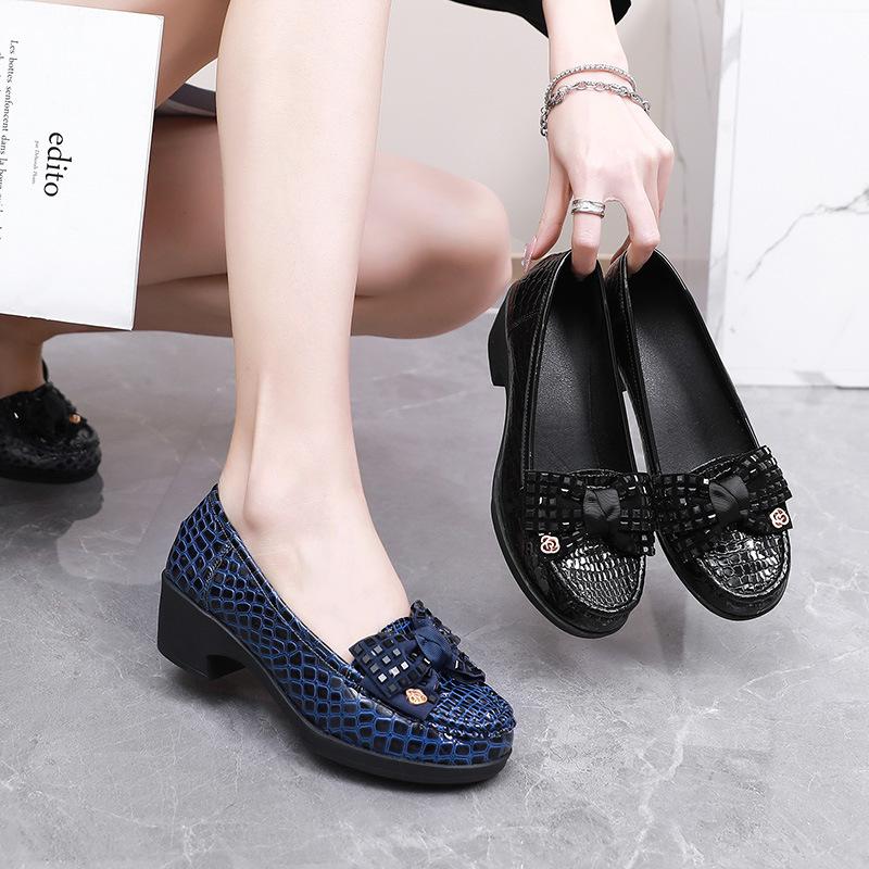 Fashion GKTINOO Spring Autumn Women Pumps Bowknot Slip On Thick Heels Fashion Soft Women Shoes For Mother Patent Leather Footwear
