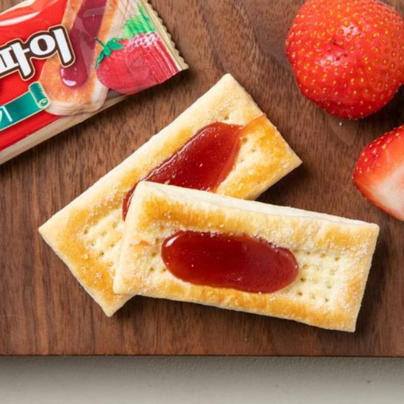 Haitai French Pie Strawberry 192g (15 pcs) – Soft & Sweet Strawberry Snack