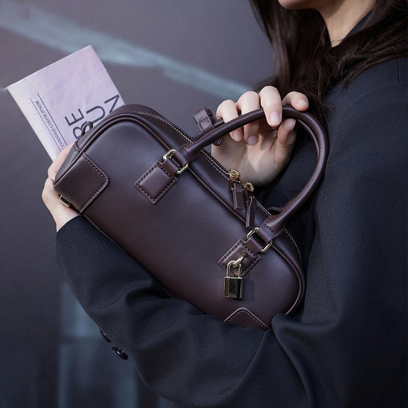 Cowhide Bag, Women s Genuine Leather, New Boston Handbag, Women s Niche Crossbody Bag, Fashionable and Versatile Shoulder Bag