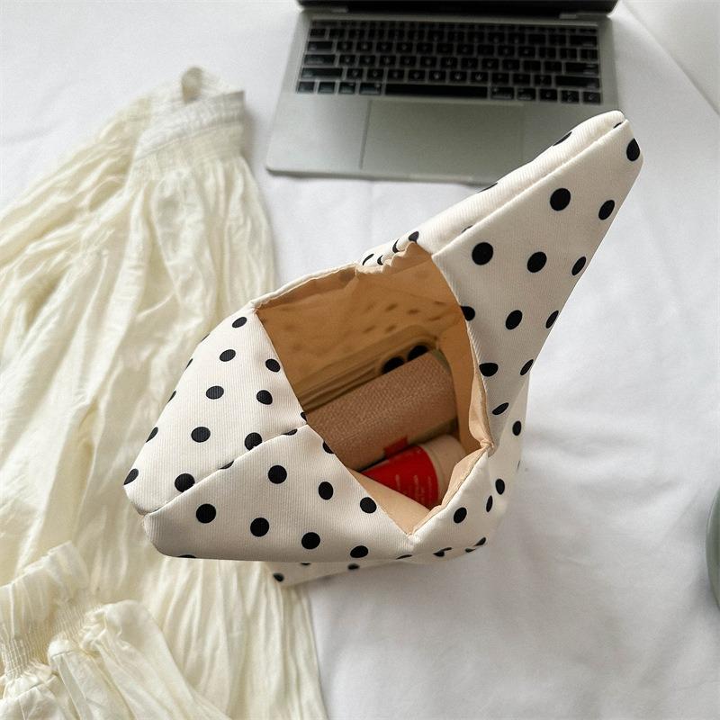 Wrist bag Canvas handbag Office worker going out handbag Internet celebrity handbag Change storage Small cloth bag