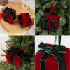 Geschenkbox Weihnachtsbaumschmuck mit Weichstoffbezug, erhabenem Banddetail, strukturiertem Zentrum und Baumaufhängeschlaufe