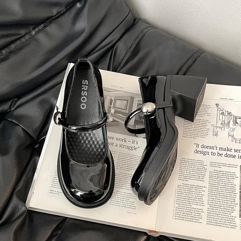 

French retro simple Mary Jane shoes women s 2025 new summer versatile thick heel high heels single shoes small leather shoes 35