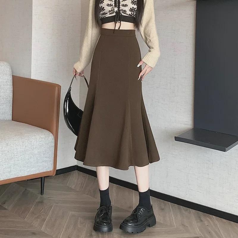 Schwarzer High-Waist-Fischschwanzrock für Damen – Slim Fit, mittellang, birnenförmig, Frühling & Herbst 2024.