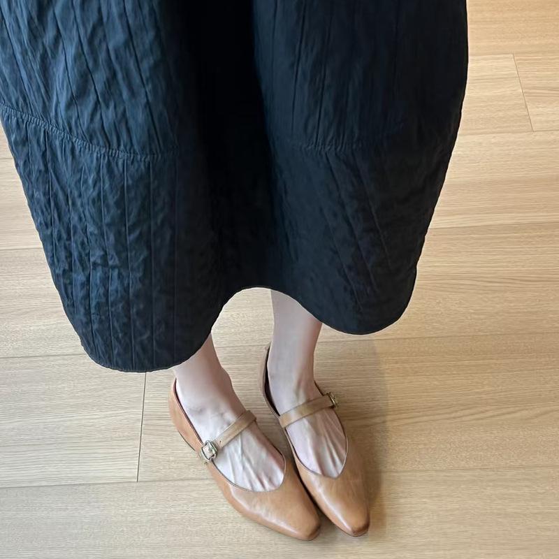 Fashion 2025 New Sheepskin Pointed Toe Low Heel Mary Jane Shoes Women Spring Vintage Burnished Ankle Strap Comfortable Flats