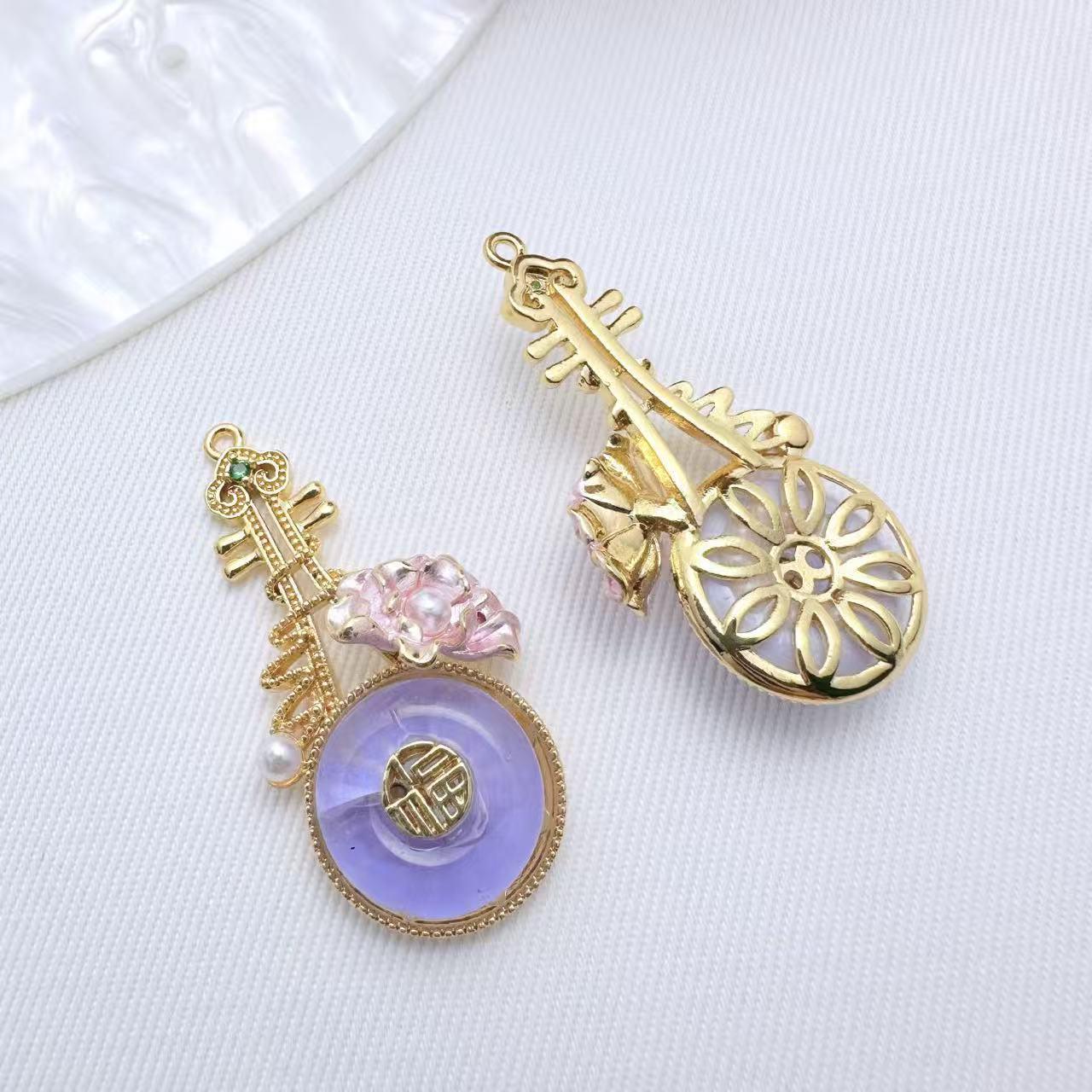 Elegant Chinese Peony Pipa Brooch: Retro Ruyi Cheongsam Pendant & Versatile Corsage Accessory 38x19mm