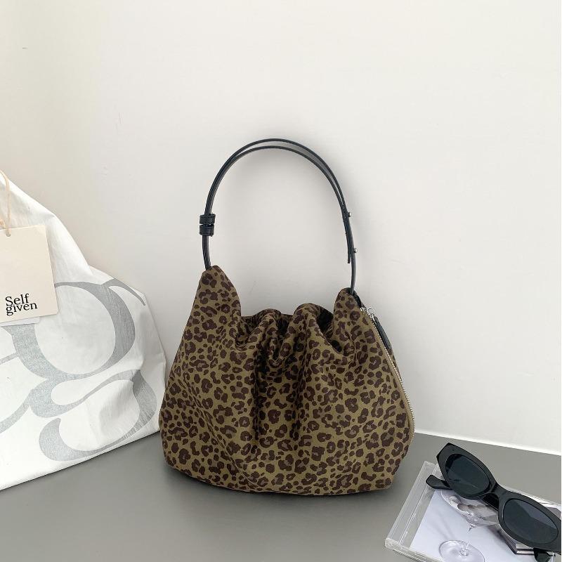 Retro leopard print bag pleated autumn and winter new suede shoulder bag women's side zipper niche design handbag