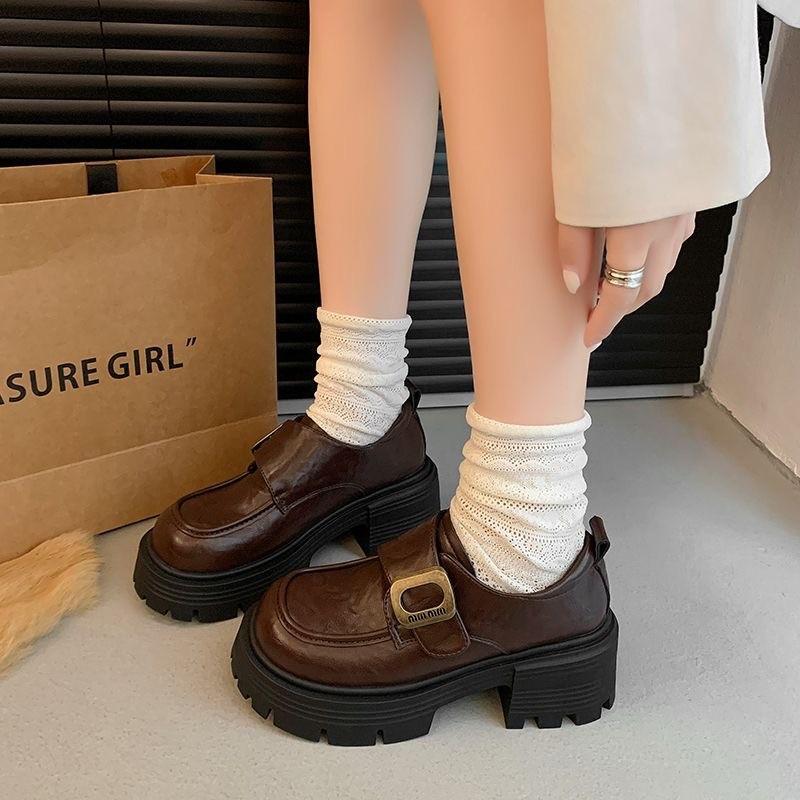 

туфли на толстой подошве и толстом каблуке на липучке, женская весенняя новая мода 2025, универсальный стиль, маленькие кожаные туфли, увеличивающие рост 40 коричневый