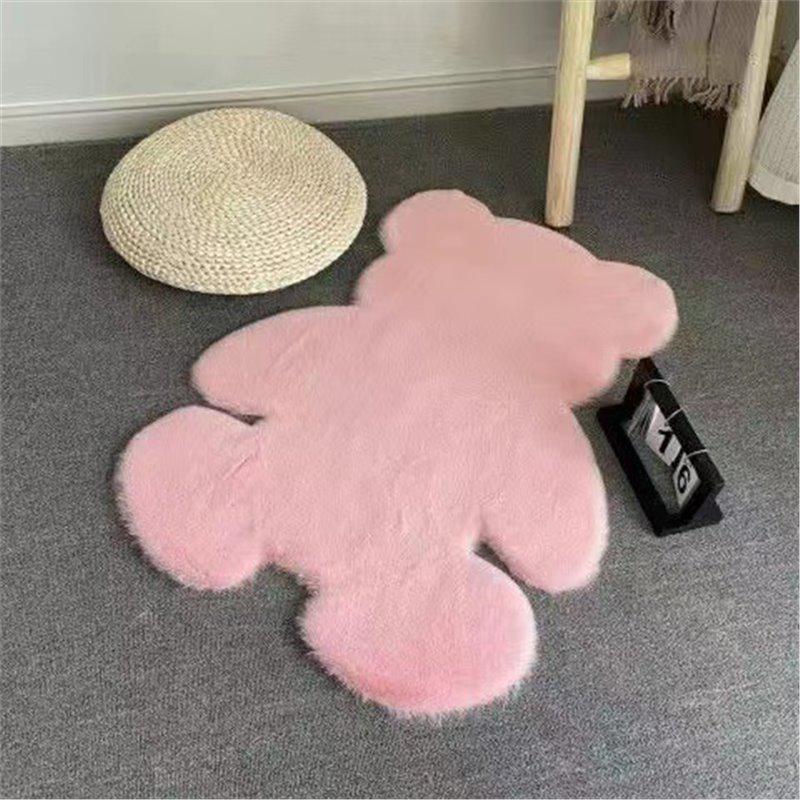 Adorable Bear Plush Rug - Heart-Shaped Decorative Carpet for Children's Room or Bedroom Floor.