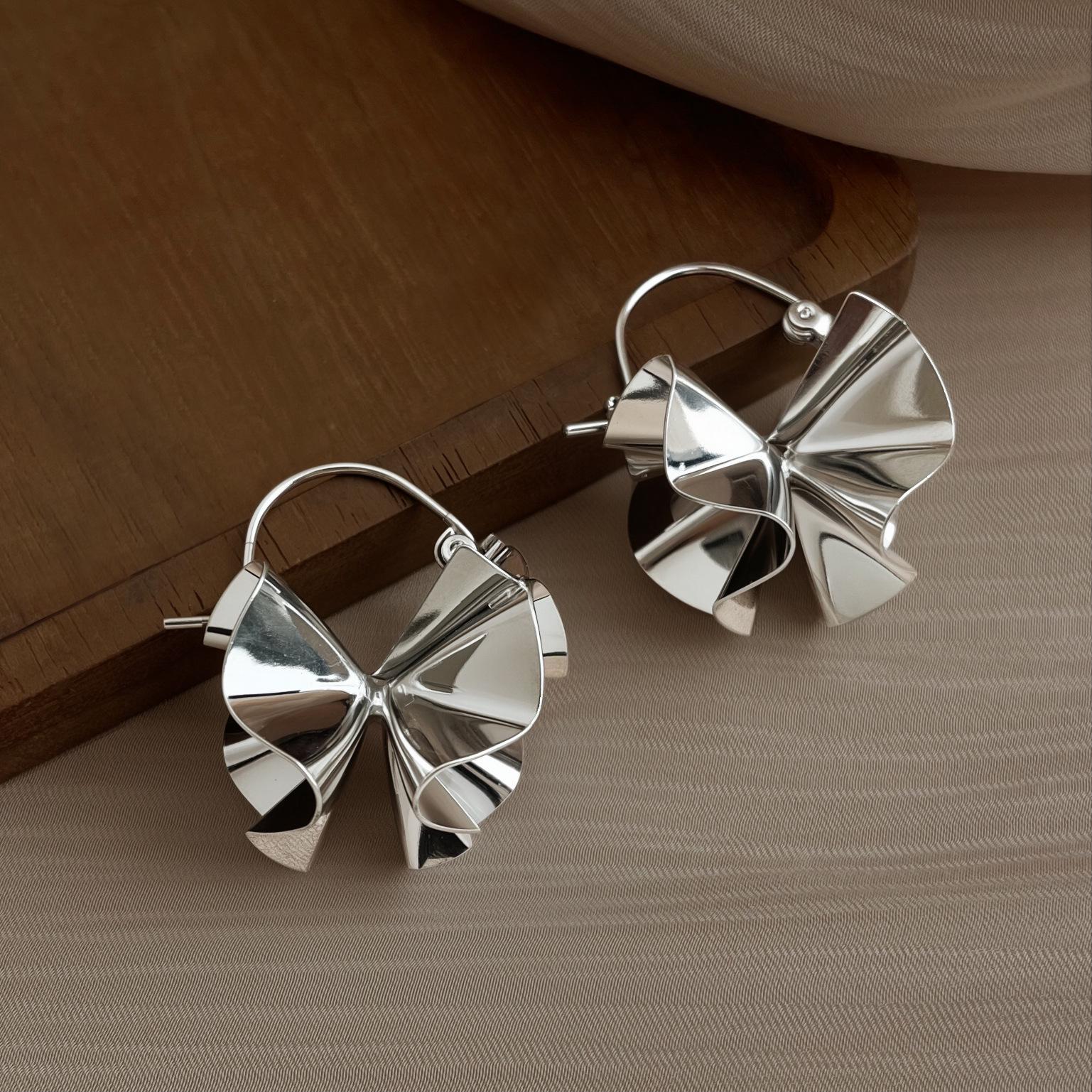 Асимметричные Геометрические 3D Серьги: Стильные и смелые европейские и американские женские украшения высокого класса.