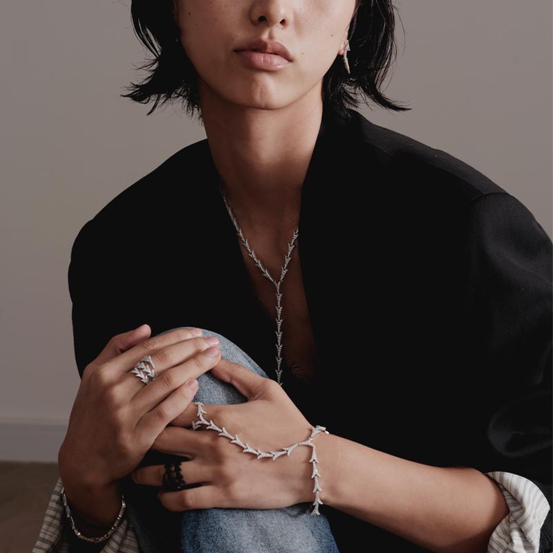 APM Monaco [Romantic Confession] Swirling Dragon Tail Design Fashion Trend Exquisite Light Luxury Style Retro Niche Ring Women’s Silver A18452OX