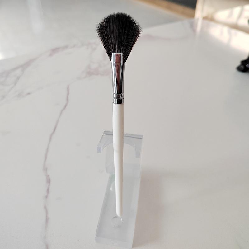 Brush Acid Skin Management Brush Highlight Brush Fan Brush Flat Small One Highlight Brush Soft-bristled Flash Powder Blush Brush