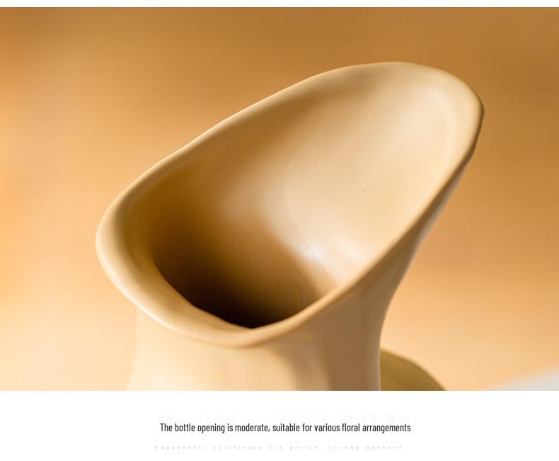 Nordic Ceramic Vase for Dried Flowers: Desktop Home Decoration for Living Room