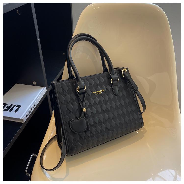 

Wedding bag Premium texture small bag Women s bag Large capacity New red envelope handbag Wedding bride messenger bag чёрный