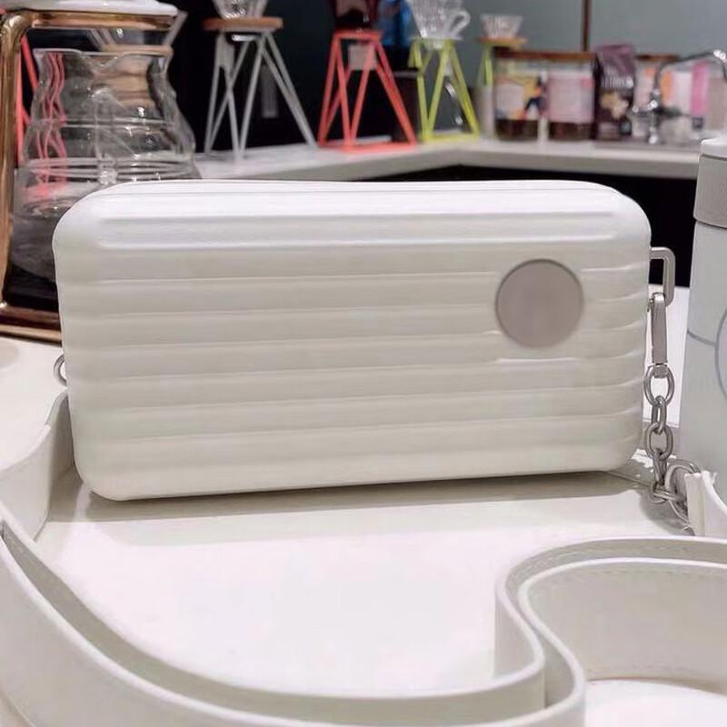 Mini Bolsa de Viagem Rígida para Cosméticos e Higiene Pessoal