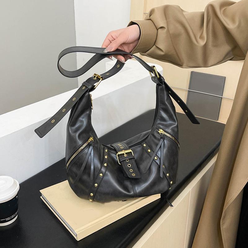 PU Leather Shoulder Bags Retro American Style Rivets Buckle Crossbody Bag Fashion Design Korean Style Locomotive Style Underarm CLE