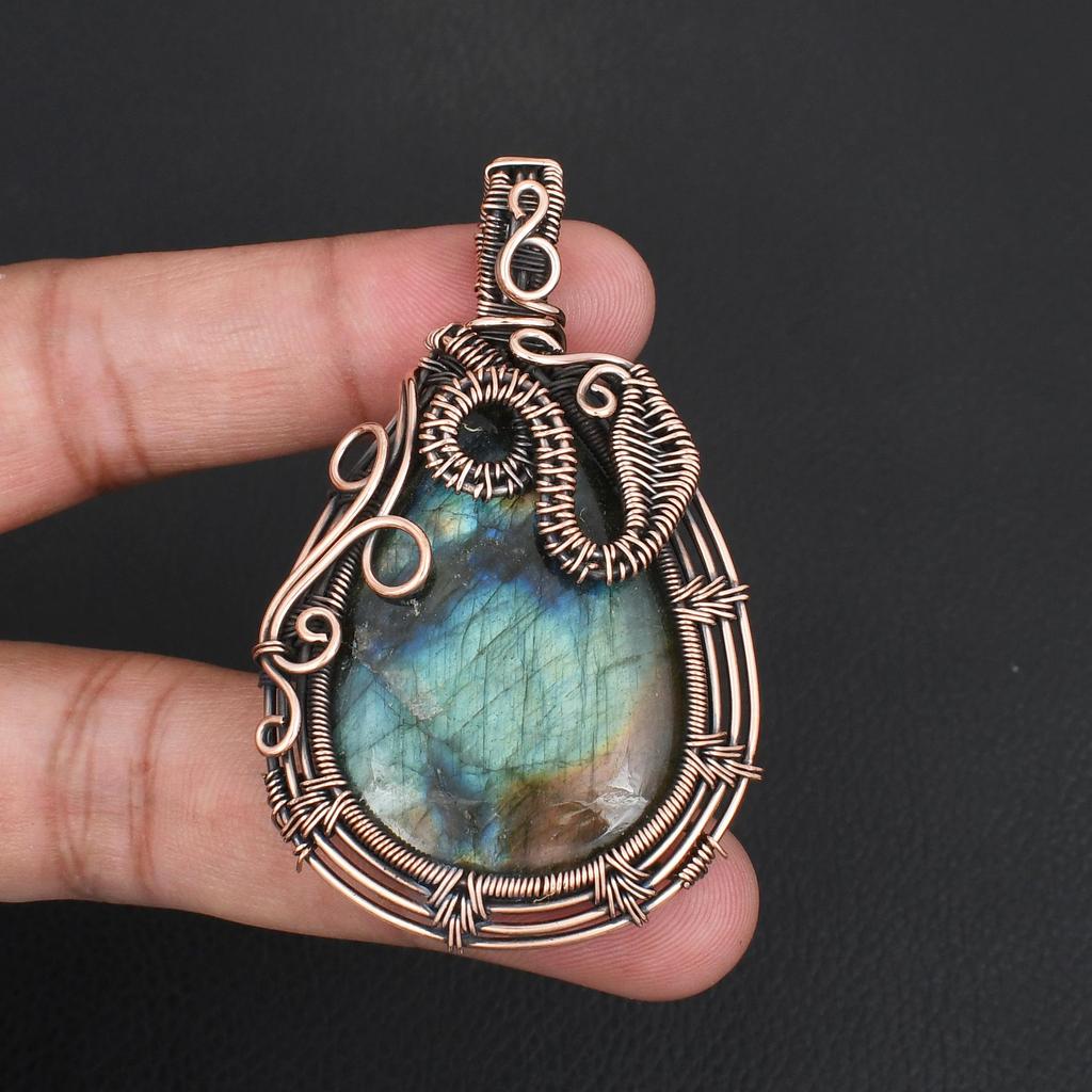 Handmade Antique Copper Wire Wrapped Labradorite Pendant Necklace Natural Blue Fire Gemstone Jewelry for Women & Men