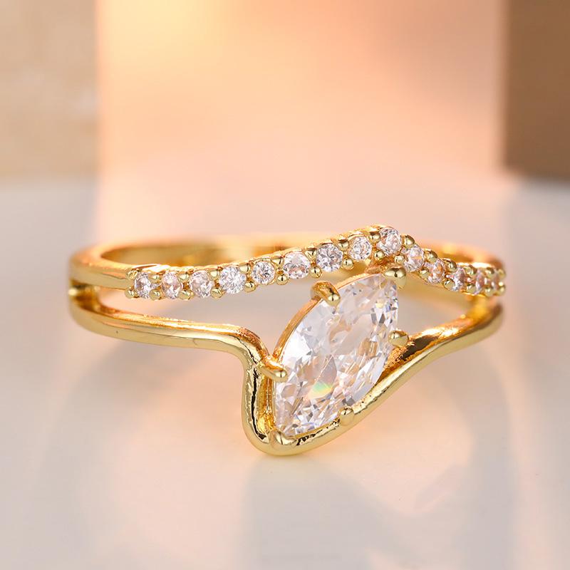 Elegant Inlaid White CZ Women's Ring Dazzling Gold Color Geometry Daily Wear Party Jewelry Anniversary Gift