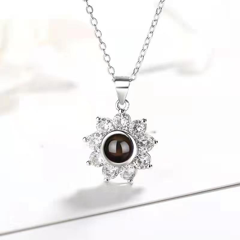 Customized Love Photo Necklace: 100 Languages 'I Love You' Pendant - Ideal for Christmas & Valentine's Gifts