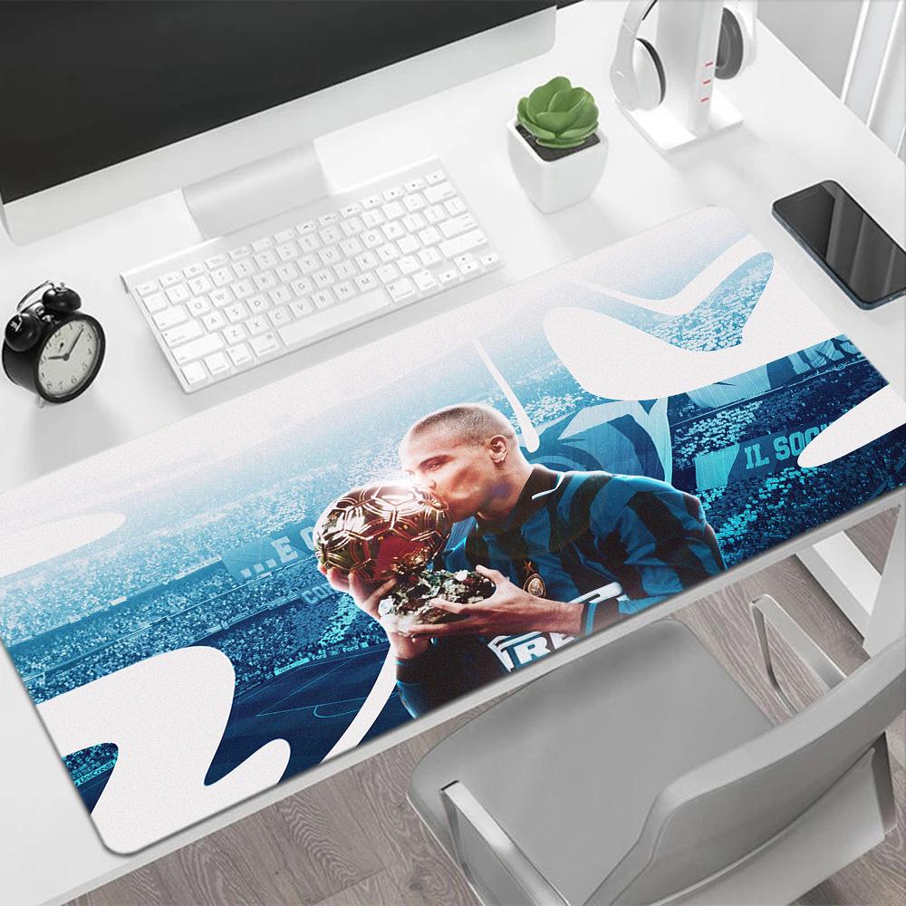 Zinedine Zidane's Leadership Style Large Mouse Pad Keyboard Mat Computer Desk Mat Non-Slip Rubber Base Perfect for Office Laptop Gaming Setup