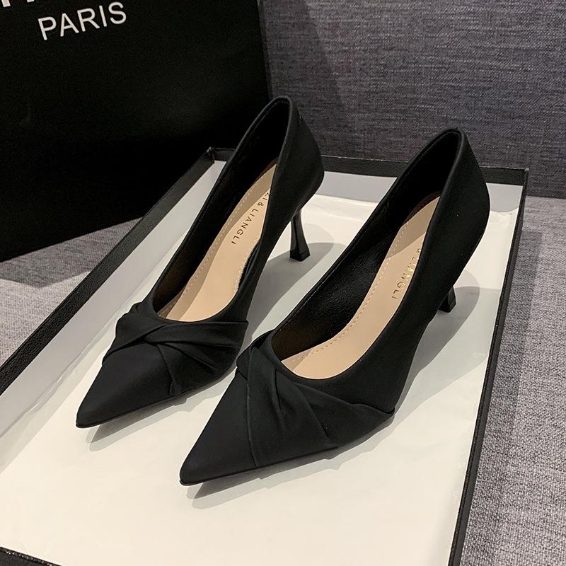 Pointed single shoes women's spring 2025 new fashionable small temperament light mouth thin heel versatile gentle high heels