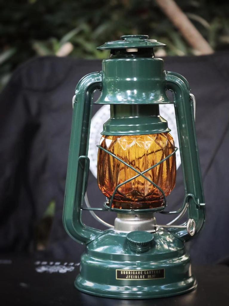 Lantern Marsh Oil Lantern, Kerosene Lantern, Portable Lighting for Outdoor Camping, Hand Lantern, Vintage Lantern (Dark Green)