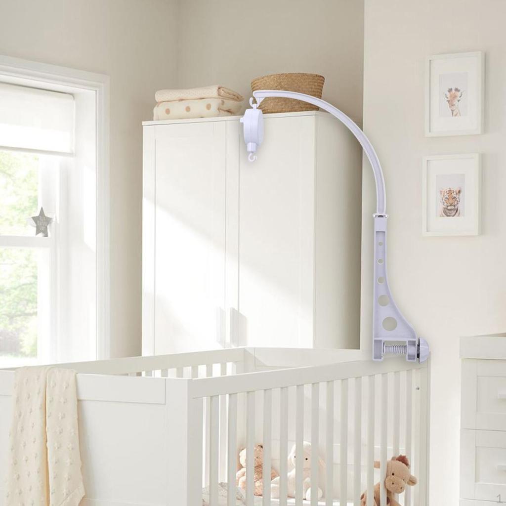 Dětská postýlka s hrazdičkou a držákem na dekorativní hračky