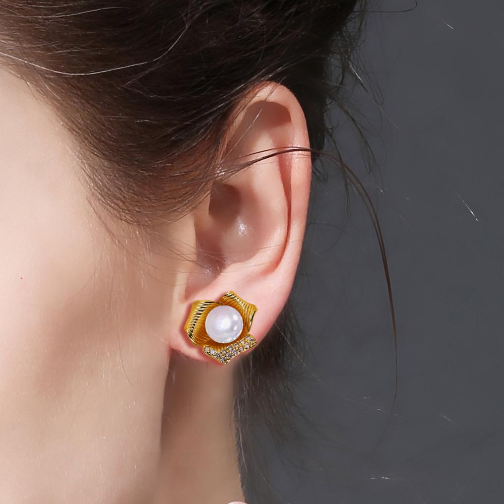 seniko Boucles d'oreilles en perles d'eau douce naturelles pour femmes et filles, à la mode, couleur or, fleur, cadeau d'anniversaire