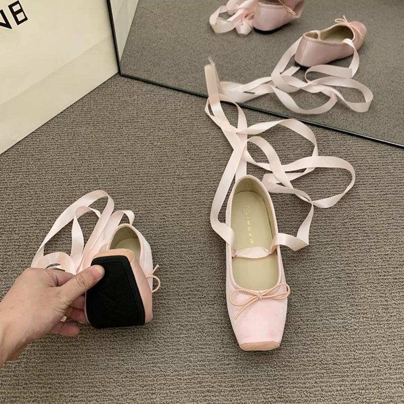 

Весенние балетки с ремешком на щиколотке крест-накрест, квадратным носком и неглубоким вырезом, женские повседневные элегантные туфли с мягкой подошвой для платья 40 розовый