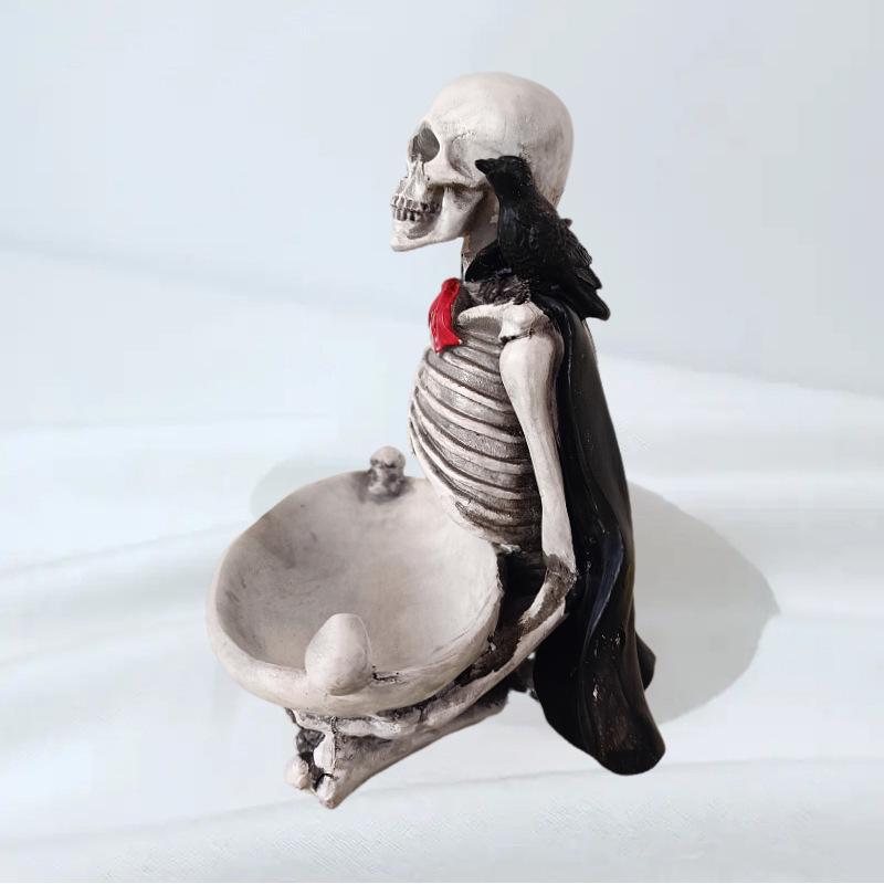 Skull Tray Desktop Storage Cloak: Halloween Resin Decoration