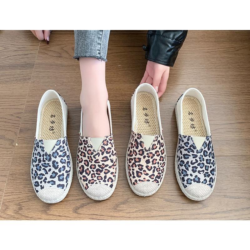 2026 Spring Women's Handmade Lace Flats Cloth Shoes Breathable and Comfortable One-pedal Casual Shoes Soft and Non-slip Soles