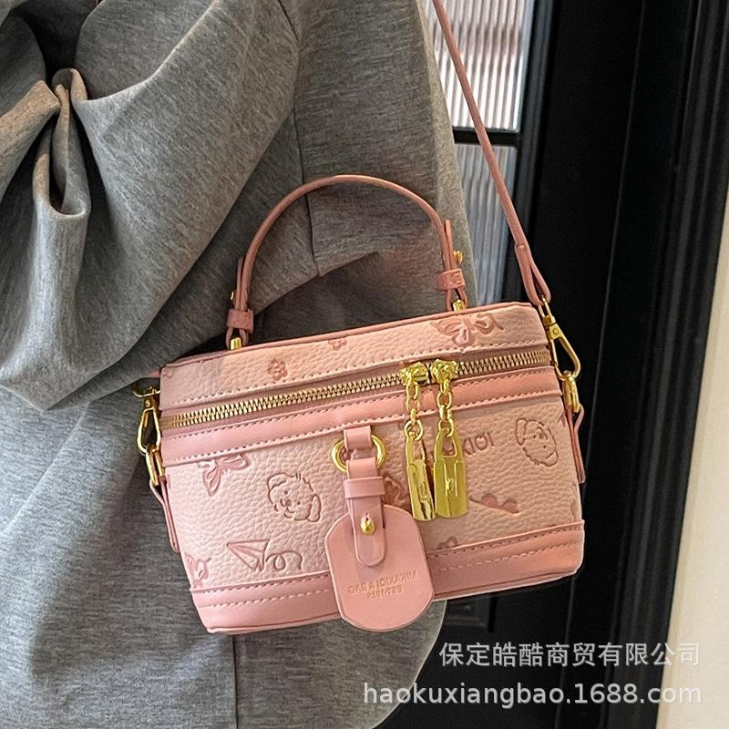 High-end fashion portable bucket bag women's 2025 new trend versatile shoulder bag to work commuter casual women's bag
