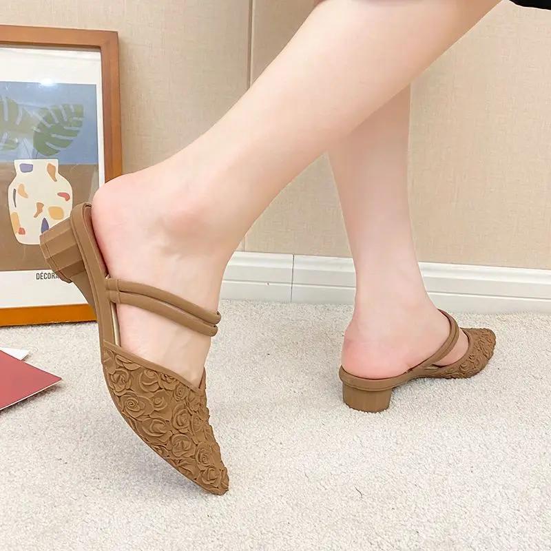 Fashion Outside Pointed Toe Women's Slippers and Ladies Sandals 2025 Trend Chic Elegant Slides Clappers High Quality Top Designs Shoes