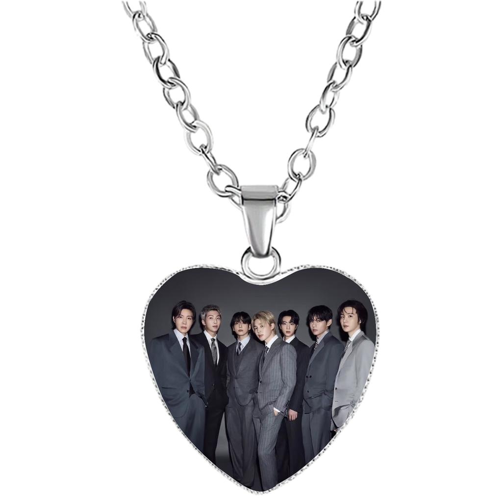 Heart Shaped Pendant Necklace with Group Photo Print Stainless Chain Customizable Jewelry for Everyday Wear