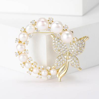 Japan And South Korea High-End Micro-Inlaid Zircon Brooch, Pearl Butterfly Wreath, Fashion Temperament, Versatile Clothing Accessories Pin
