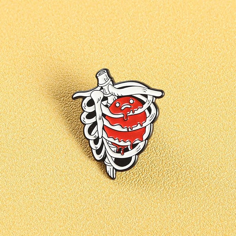 Ornaments Halloween Heart Series Brooch Badge, Creative Red Heart Organ Modeling Badge