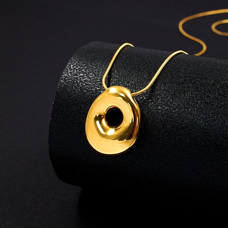 Personalized Gold-Plated Titanium Letter Necklace for Women - Fashionable Clavicle Chain Jewelry