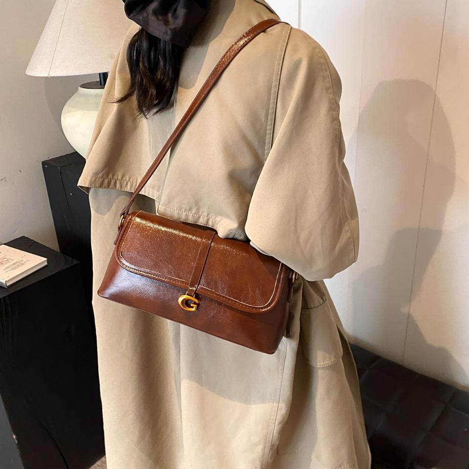 Party Bags for Women Retro Oil PU Leather Shoulder Bag Senior Sense All-Matching Underarm Bag Women's Daily Commute Shoulder Bag