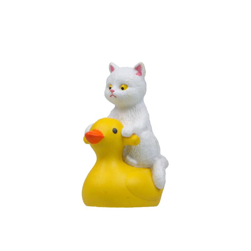 

Creative Micro Landscape Animal Ornaments: Cute Duck and Cat Accessories for Desktop and Garden Decor Single Price