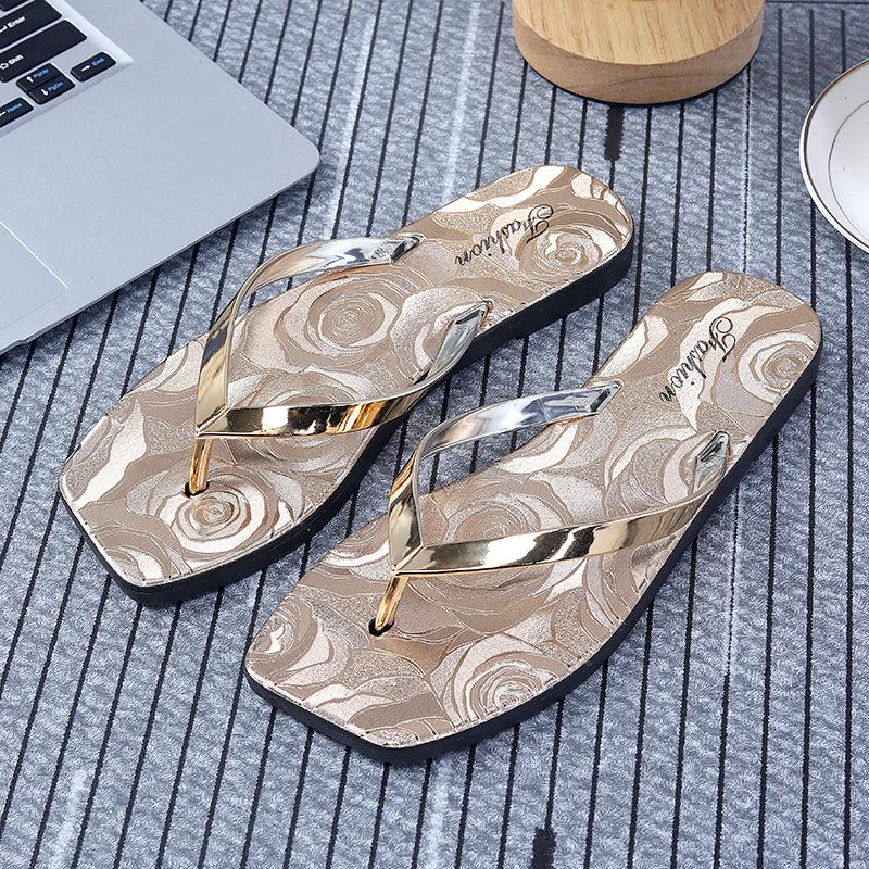 

Новые летние сандалии 2025 года для женщин, модные пляжные шлепанцы, удобные шлепанцы с перемычкой между пальцами, повседневные уличные шлепанцы, один размер маленький 36 золотой