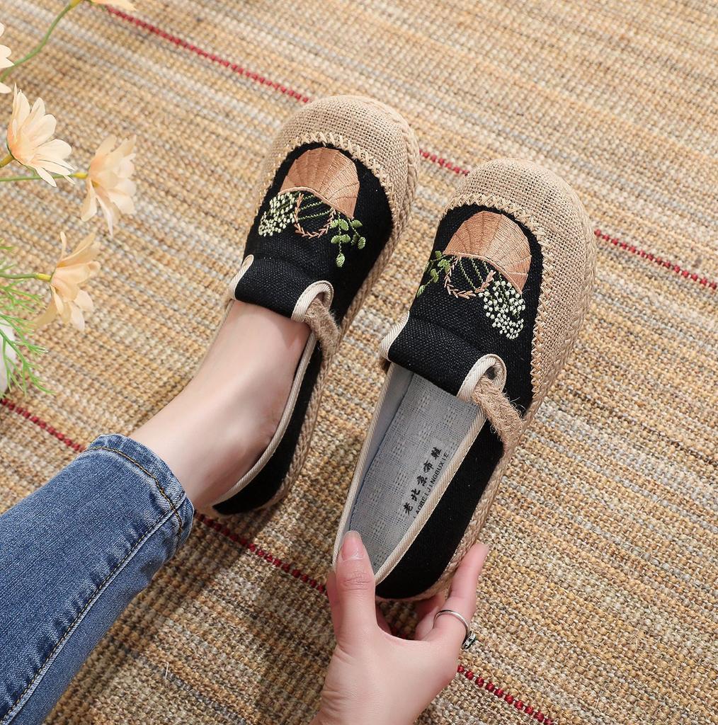 Processing Custom Old Beijing Cloth Shoes Women's Linen Ethnic Style Canvas Shoes Round Head Flat Bottom Lightweight Soft Sole Mother Shoes