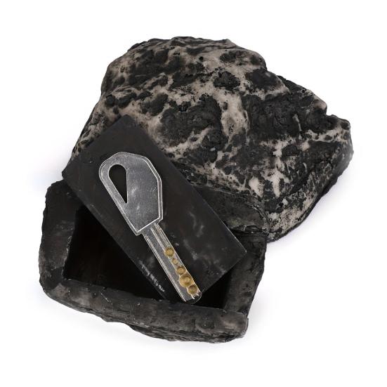 Garden Fake Stone Key Hider Storage Box Outdoor Yard Lawn Simulated Rock Resin Statue Decoration House Spare Key Secret Holder Container