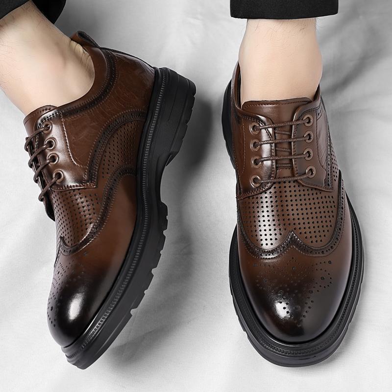 Fashion Summer Thick Soled Punching Leather Shoes Dress Business Wedding Party Senior British Style Shoes Luxury Brand Men Oxfords Shoes