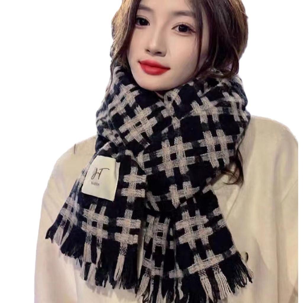 Autumn and winter Korean tic-tac-toe plaid scarf women's winter new imitation cashmere shawl high-end versatile student scarf