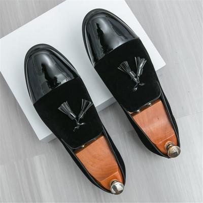 British Gentleman Tassels Loafers New Men's Pointed Patent Leather Shoes Male Designer Formal Wedding Dress Homecoming Footwear