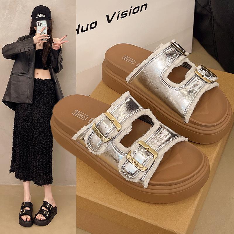Super Fire Thick-soled Slippers for Women's Summer Outer Wear 2025 New Fashionable Versatile Sandals To Increase the Height of Simple Belt Buckle
